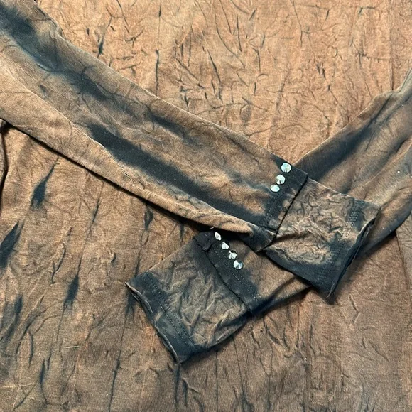 @Londonerus OOAK distressed long sleeve - Picture 6 of 16